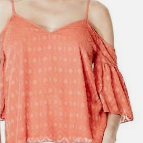 50% OFF NWOT. GUESS off the shoulder top - Picture 1 of 4